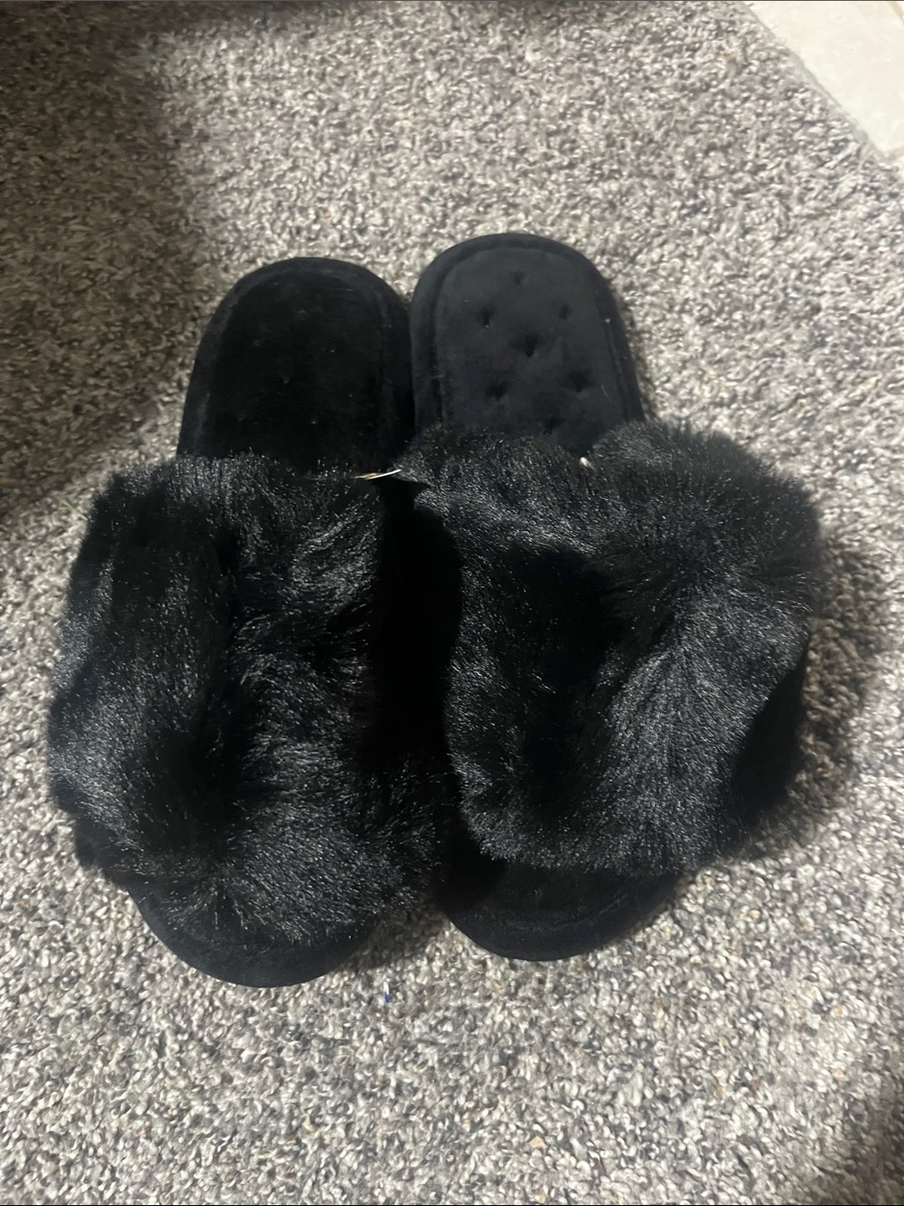 Black wFaux Fur Slide Slippers - Women's Cozy Indoor Slides